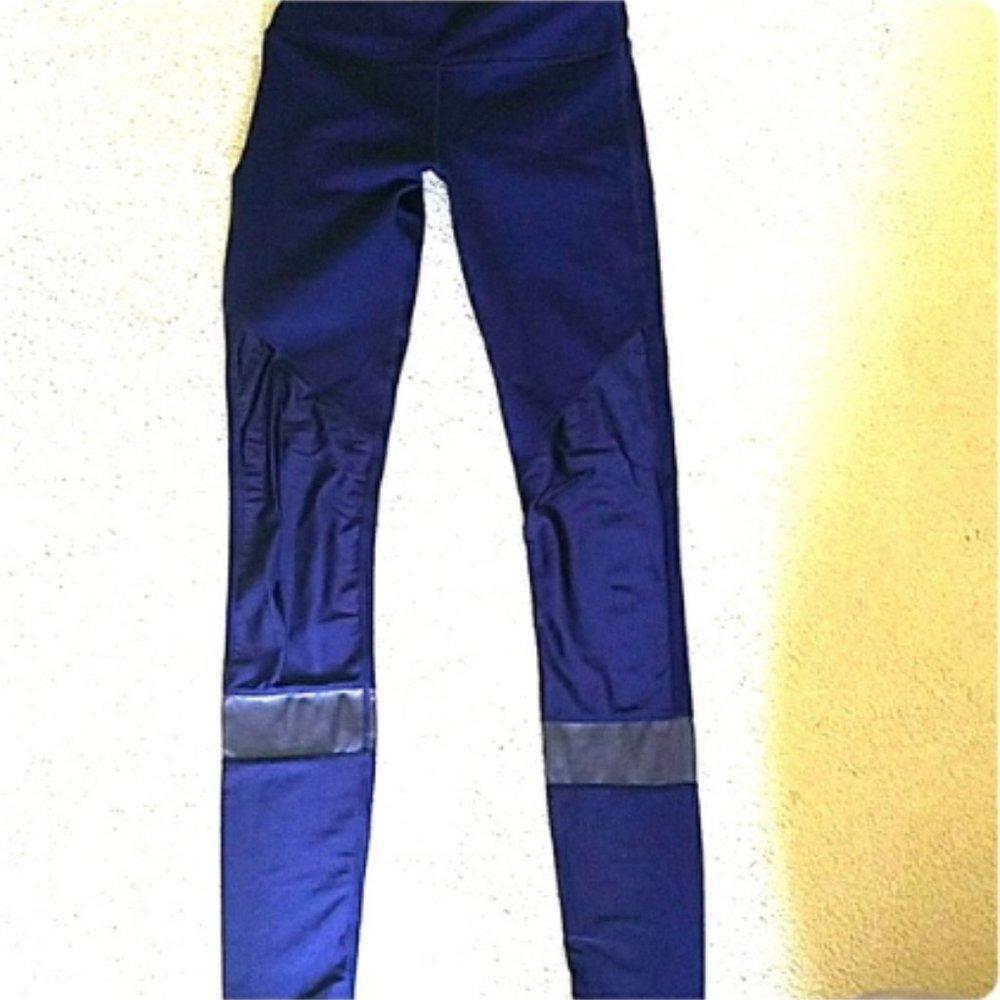 Fabletics blue high-waisted 7/8 leggings NWOT